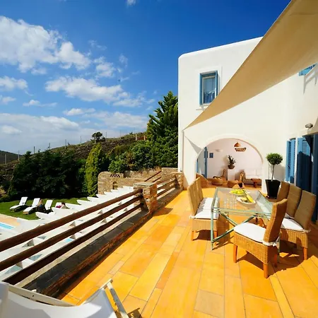 Dreamy In Andros, Greece With Private Pool And Stunning Sea View Makrotándalon