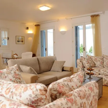 Dreamy In Andros, Greece With Private Pool And Stunning Sea View Makrotándalon